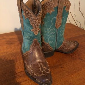 Girls size 9 ariat boots